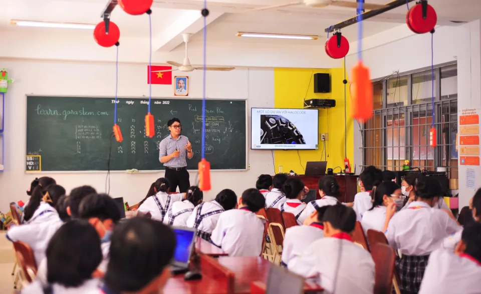 Khu thư viện và sách tham khảo